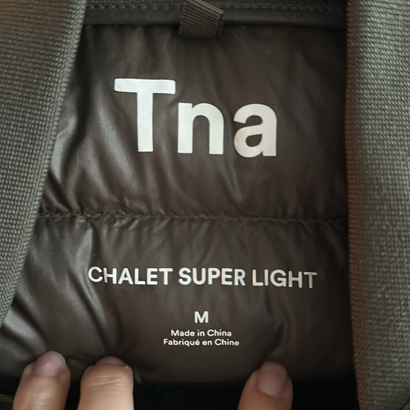 Aritzia TNA chalet puffer jacket - Picture 2 of 7